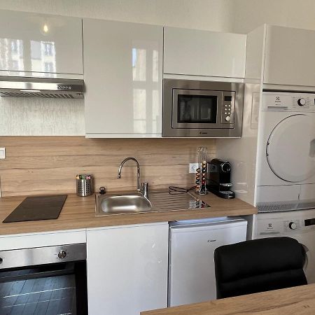 Paon, Coquet Appt Avec Parking A Caen Apartment ภายนอก รูปภาพ