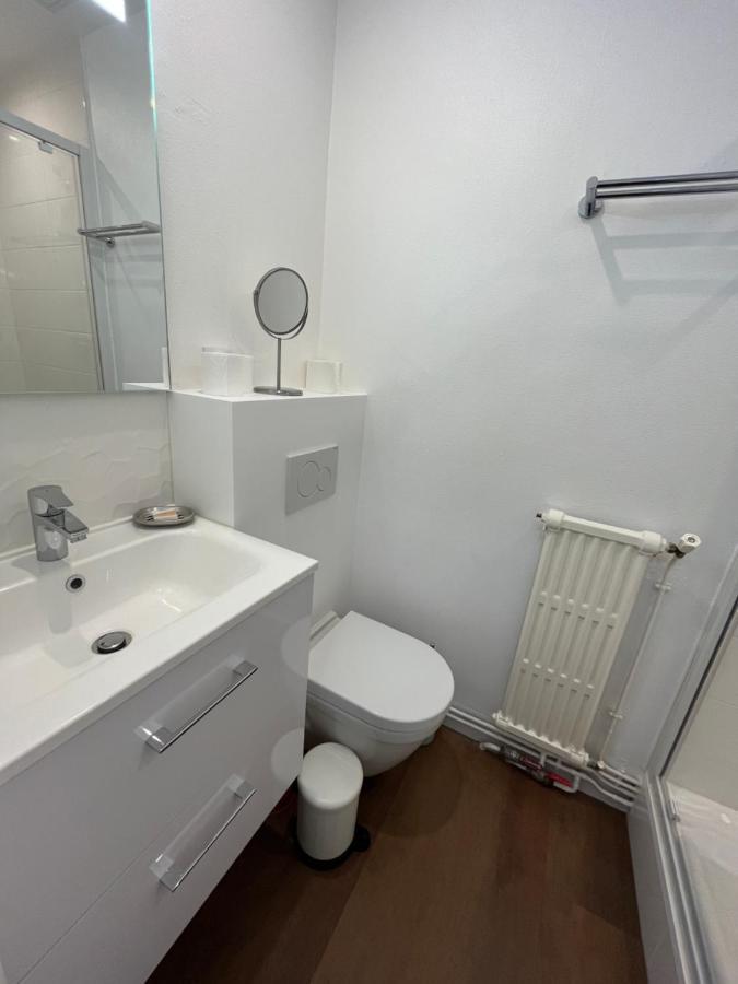 Paon, Coquet Appt Avec Parking A Caen Apartment ภายนอก รูปภาพ