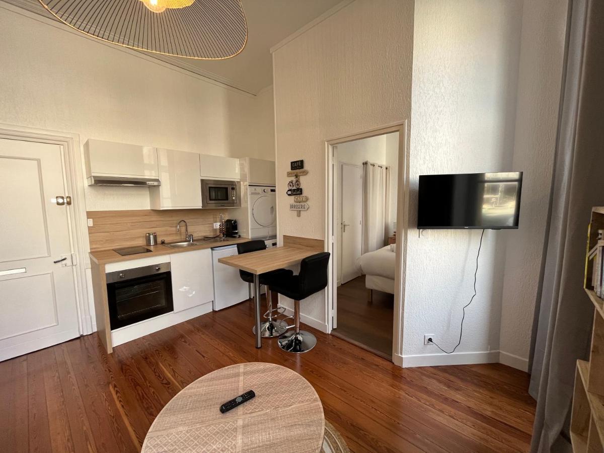 Paon, Coquet Appt Avec Parking A Caen Apartment ภายนอก รูปภาพ